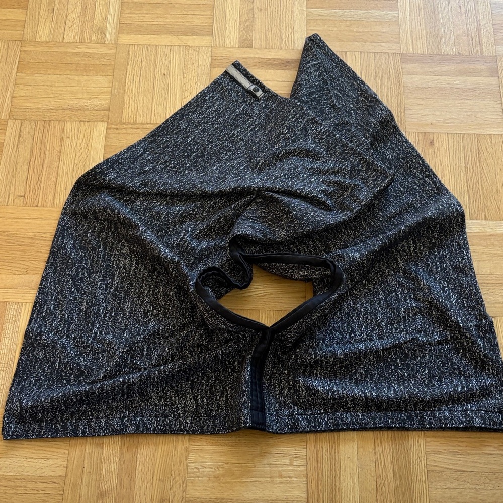 Lululemon grey vinyasa scarf with arm holes